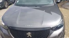 Cinzento Usado 2023 Peugeot 2008 Active SUV | € 18.900 (Preço justo)