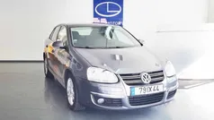 Cinzento Usado 2010 VW Jetta Sedan | € 6.950 (Preço justo)