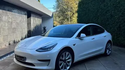 Usado Tesla Model 3 Standard Range Plus 239 kW (325 HP) 2019 Sedan