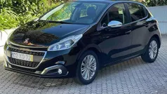 Preto Usado 2019 Peugeot 208 Signature Sky Citadino | € 10.450 (Bom preço)