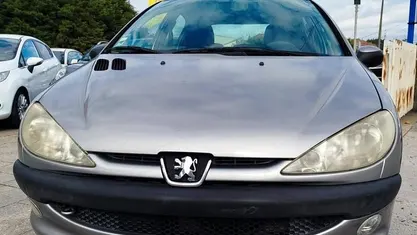 Usado 2003 Peugeot 206 | € 2.399 (Preço justo)
