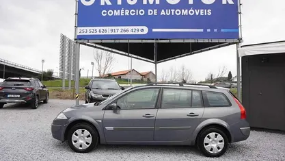 Usado Renault Mégane GrandTour 106 HP (77 kW) 2006 Cinzento Carrinha