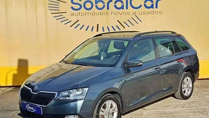 Cinzento Usado 2021 Skoda Fabia Ambition Citadino | € 16.000 (Preço justo)