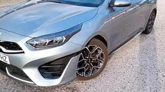 Cinza Usado 2022 Kia ProCeed GT-Line Citadino | € 24.000 (Preço justo)