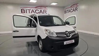 Branco Usado 2021 Renault Kangoo Monovolume | € 15.750 (Preço justo)