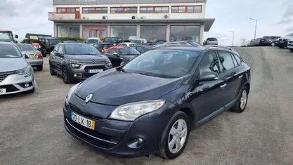 Usado Renault Mégane III 90 HP (66 kW) 2011 Cinzento