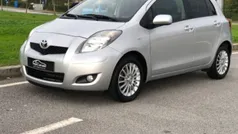 Cinzento Usado 2009 Toyota Yaris | € 9.600 (Preço justo)