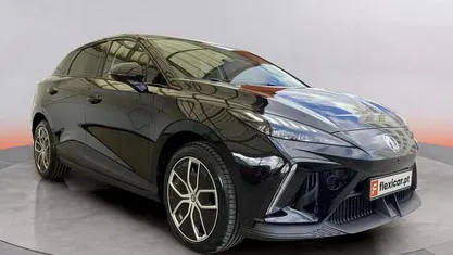 Usado 2025 MG MG4 EV Luxury Citadino | € 29.490 (Preço justo)