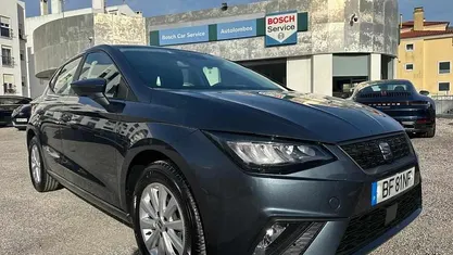 Usado Seat Ibiza Style 95 HP (69 kW) 2023 Cinza Citadino