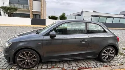 Cinzento Usado 2010 Audi A1 Citadino | € 8.900 (Preço justo)