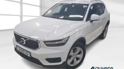 Branco Usado 2021 Volvo XC40 Momentum SUV | € 29.900 (Preço justo)