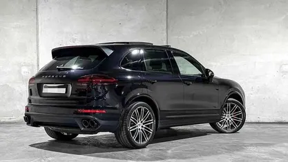 Usado Porsche Cayenne S E-Hybrid 416 HP (305 kW) 2015 SUV