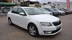 Branco Usado 2013 Skoda Octavia Active Sedan | € 13.950