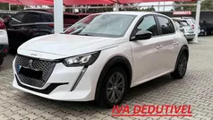 Branco Usado 2023 Peugeot e-208 Allure Citadino | € 19.990 (Preço justo)