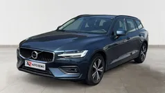 Azul Usado 2019 Volvo V60 Momentum Carrinha | € 23.500 (Preço justo)