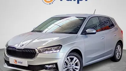 Cinzento Usado 2025 Skoda Fabia Citadino | € 19.950 (Bom preço)