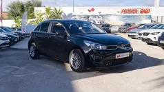 Preto Usado 2023 Kia Rio Citadino | € 15.450 (Preço justo)