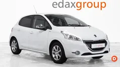 Branco Usado 2013 Peugeot 208 Citadino | € 5.490 (Bom preço)