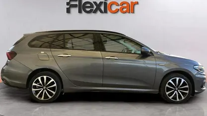 Cinza Usado 2020 Fiat Tipo Lounge Sedan | € 10.490 (Preço justo)