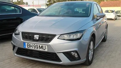 Usado Seat Ibiza 95 HP (69 kW) 2024 Cinzento Citadino