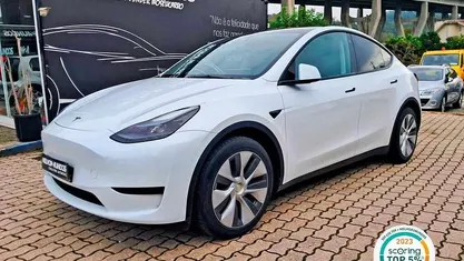 Usado Tesla Model Y 219 kW (299 HP) 2023 Branco SUV
