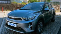 Cinzento Usado 2024 Kia Stonic SUV | € 17.490 (Preço justo)