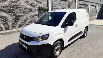 Usado Peugeot Partner 100 HP (73 kW) 2019 Monovolume