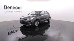 Cinzento Usado 2023 Kia Rio | € 18.450 (Preço justo)