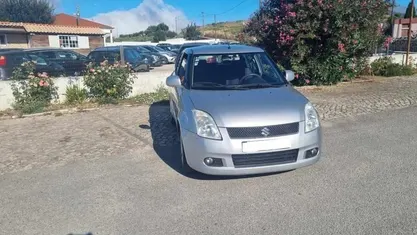 Cinzento Usado 2007 Suzuki Swift | € 5.499 (Preço justo)