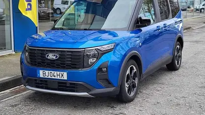 Azul Usado 2024 Ford Tourneo Courier Monovolume | € 23.000 (Bom preço)
