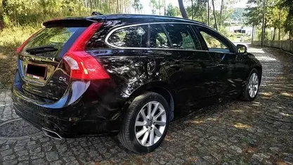 Preto Usado 2014 Volvo V60 Carrinha | € 11.300 (Preço justo)
