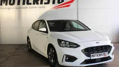 Usado 2018 Ford Focus ST-Line Sedan | € 14.500 (Preço justo)
