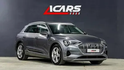 Usado 2020 Audi e-tron Premium SUV | € 26.990 (Preço justo)