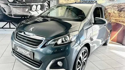 Cinzento Usado 2021 Peugeot 108 Style Citadino | € 11.800 (Preço justo)