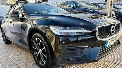 Preto Usado 2020 Volvo V60 Carrinha | € 23.950 (Bom preço)