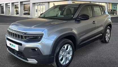 Cinzento Novo 2025 Jeep Avenger Altitude SUV | € 27.300 (Preço justo)