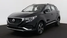 Branco Usado 2020 MG ZS Luxury Sedan | € 16.890 (Preço justo)