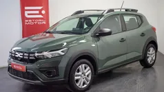 Verde Usado 2024 Dacia Sandero Essentiel Citadino | € 16.950 (Bom preço)