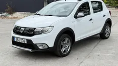 Branco Usado 2017 Dacia Sandero Stepway Citadino | € 8.900 (Preço justo)