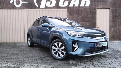 Usado Kia Stonic 84 HP (61 kW) 2022 Azul SUV