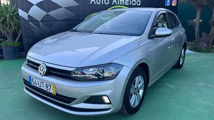 Usado VW Polo 75 HP (55 kW) 2018 Cinzento Citadino