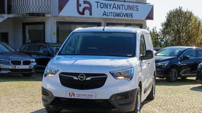 Usado Opel Combo 75 HP (55 kW) 2020 Branco Monovolume