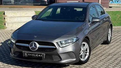 Usado Mercedes A180 AMG line 116 HP (85 kW) 2018 Cinzento Citadino