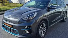 Cinza escuro Usado 2022 Kia e-Niro SUV | € 22.990 (Bom preço)