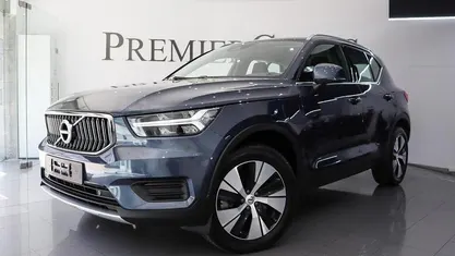 Cinzento Usado 2022 Volvo XC40 SUV | € 24.990 (Bom preço)