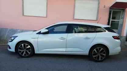 Branco Usado 2018 Renault Mégane GrandTour Carrinha | € 12.000 (Bom preço)