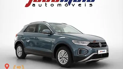 Usado VW T-Roc Life 116 HP (85 kW) 2024 Azul SUV