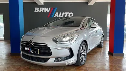 Cinzento Usado 2014 DS Automobiles DS5 Sport Chic Citadino | € 14.990 (Preço justo)
