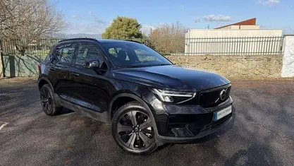 Preto Usado 2023 Volvo XC40 SUV | € 29.990 (Preço justo)