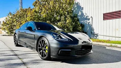 Cinzento Usado 2018 Porsche Panamera Citadino | € 67.900 (Super Preço)